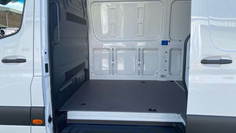 Mercedes-Benz Sprinter E314 L3 Electric Rwd 100kW 81kWh Pro Van Auto